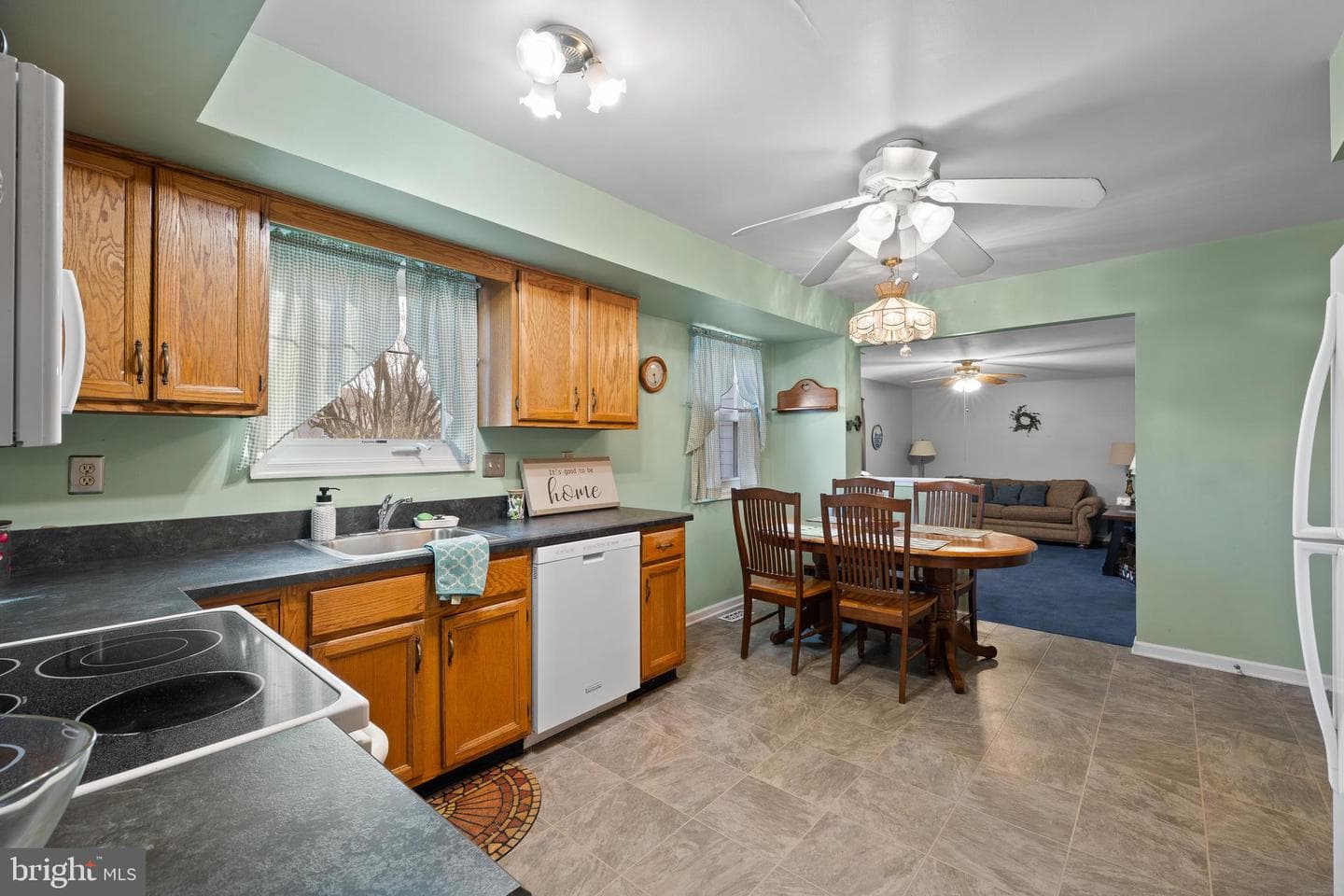 829 Alexander Drive photo 8
