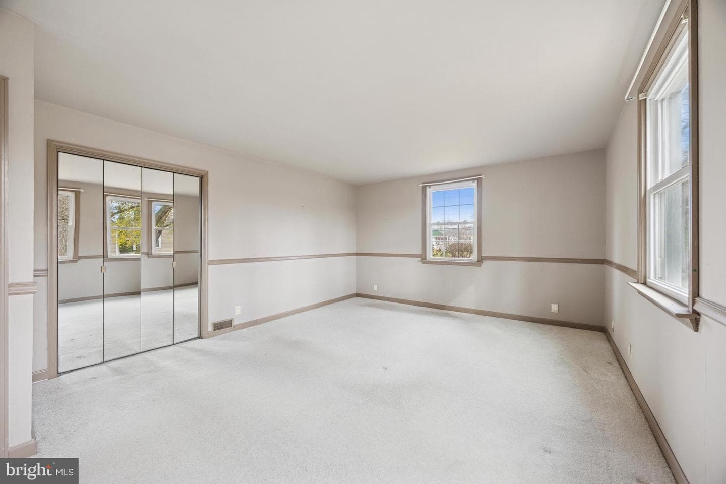 219 W Moreland Avenue photo 15