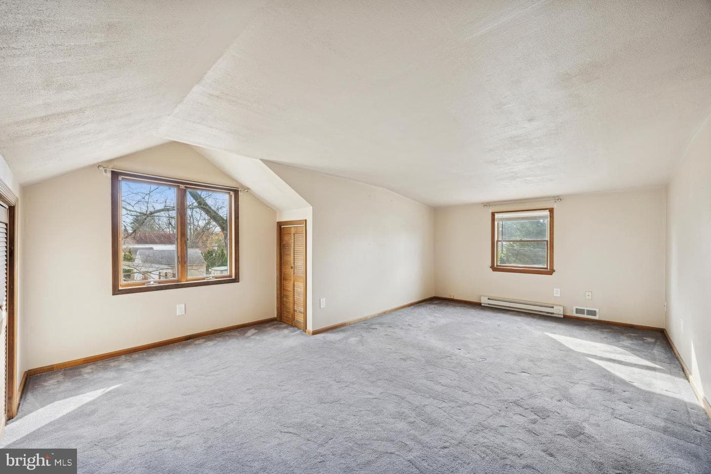 219 W Moreland Avenue photo 18