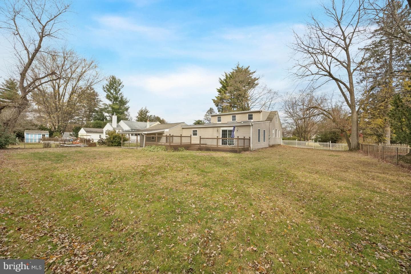 219 W Moreland Avenue photo 25