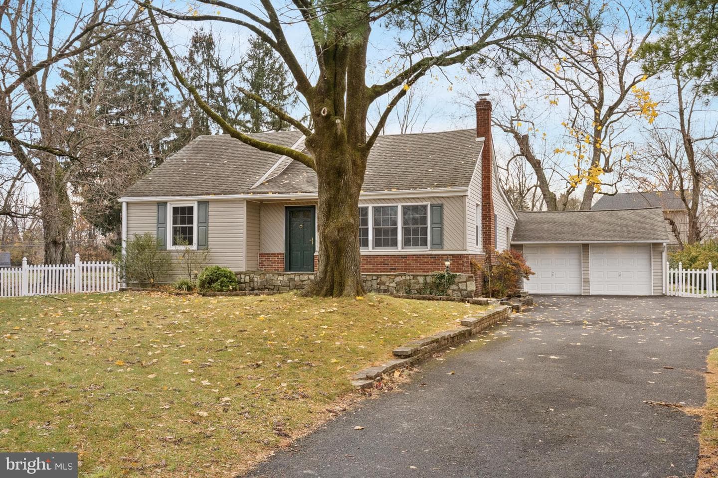 219 W Moreland Avenue photo 3