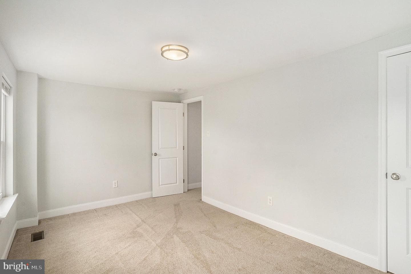 314 Grove Street photo 22
