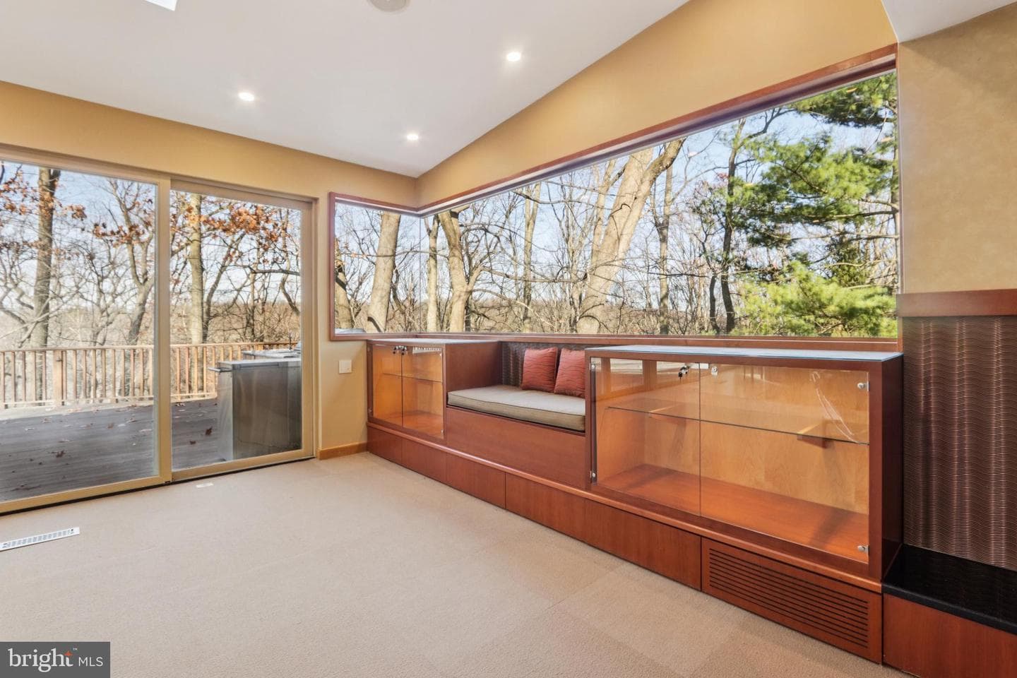 400 Highview Drive photo 17