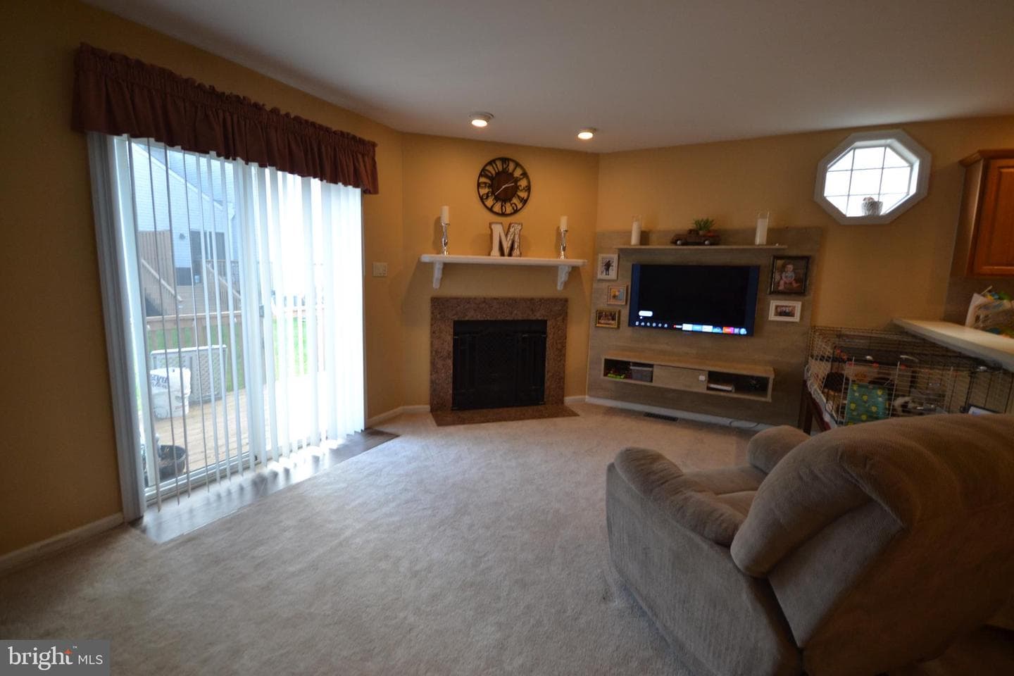 304 Victoria Drive photo 12