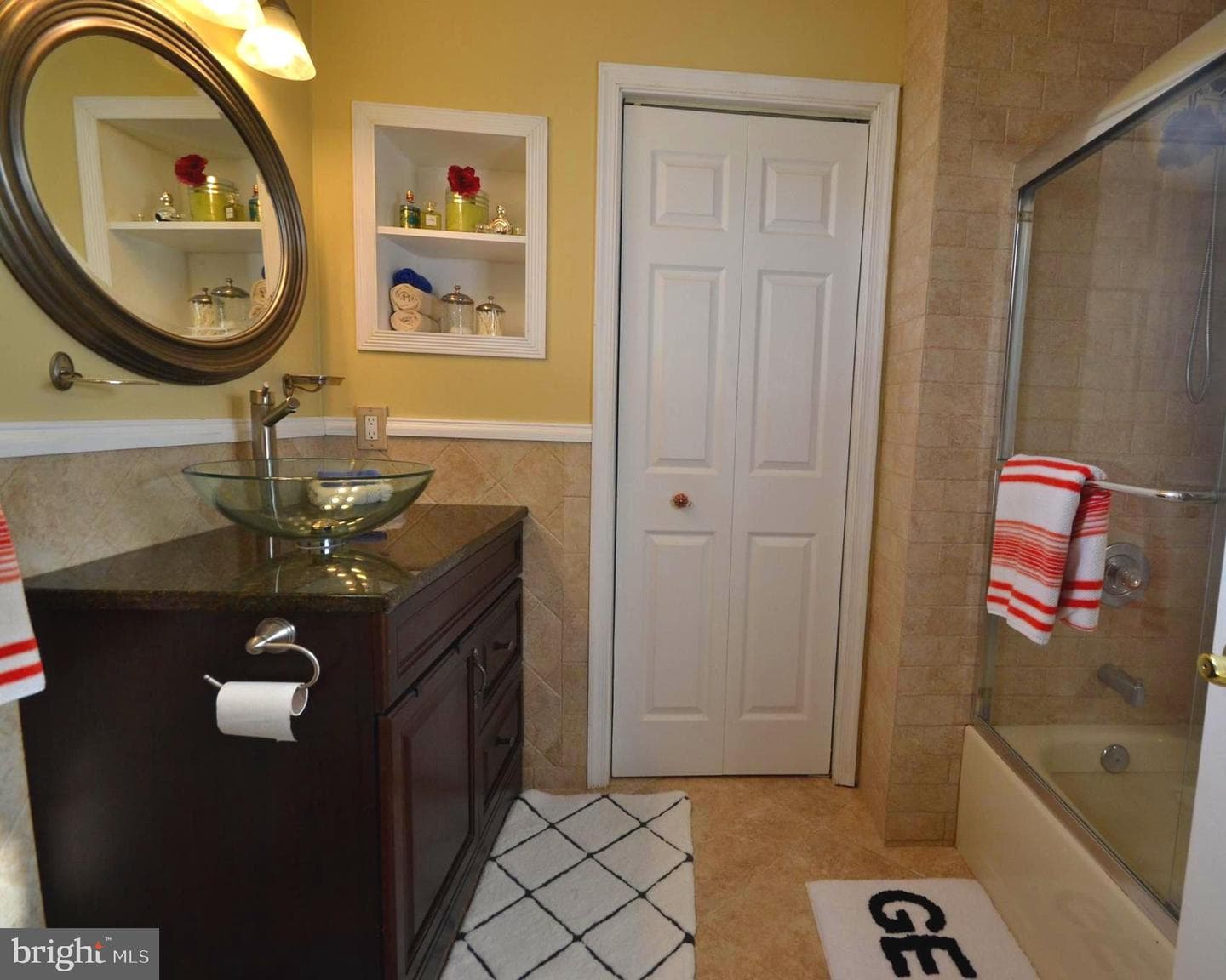 304 Victoria Drive photo 16
