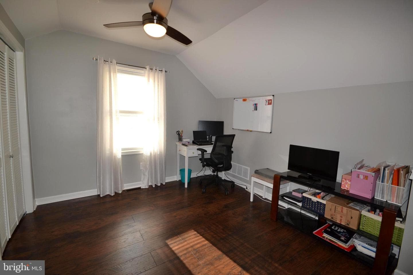 304 Victoria Drive photo 19