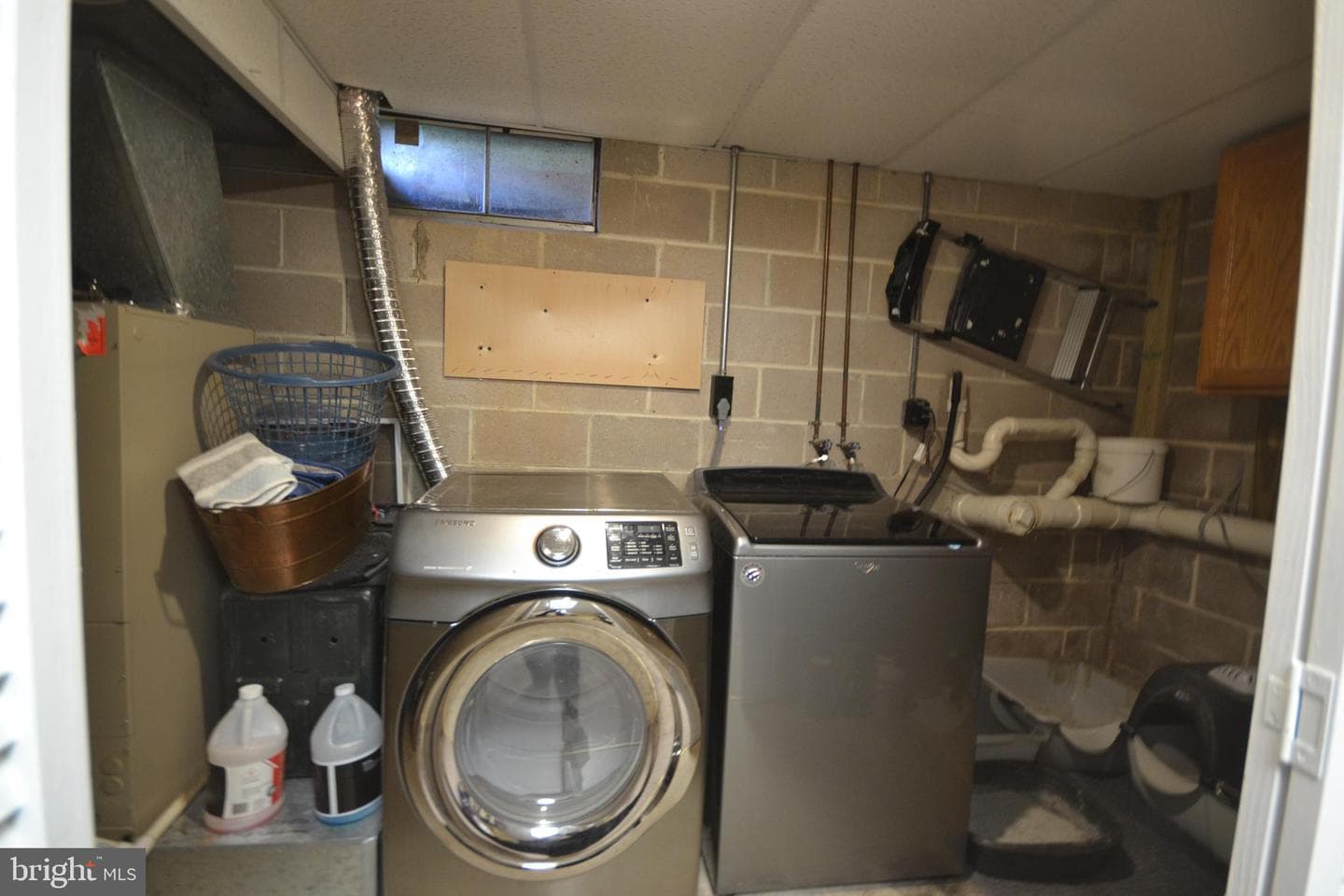 304 Victoria Drive photo 23