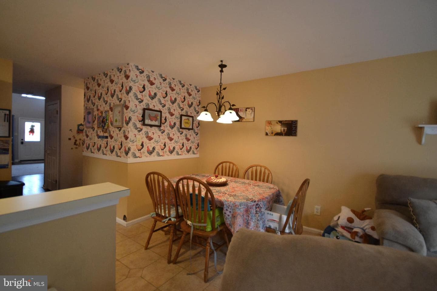 304 Victoria Drive photo 9