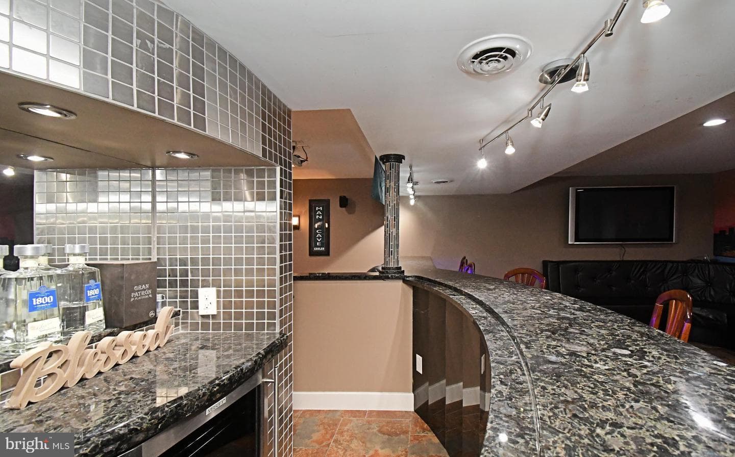 340 Vanderbilt Lane photo 32