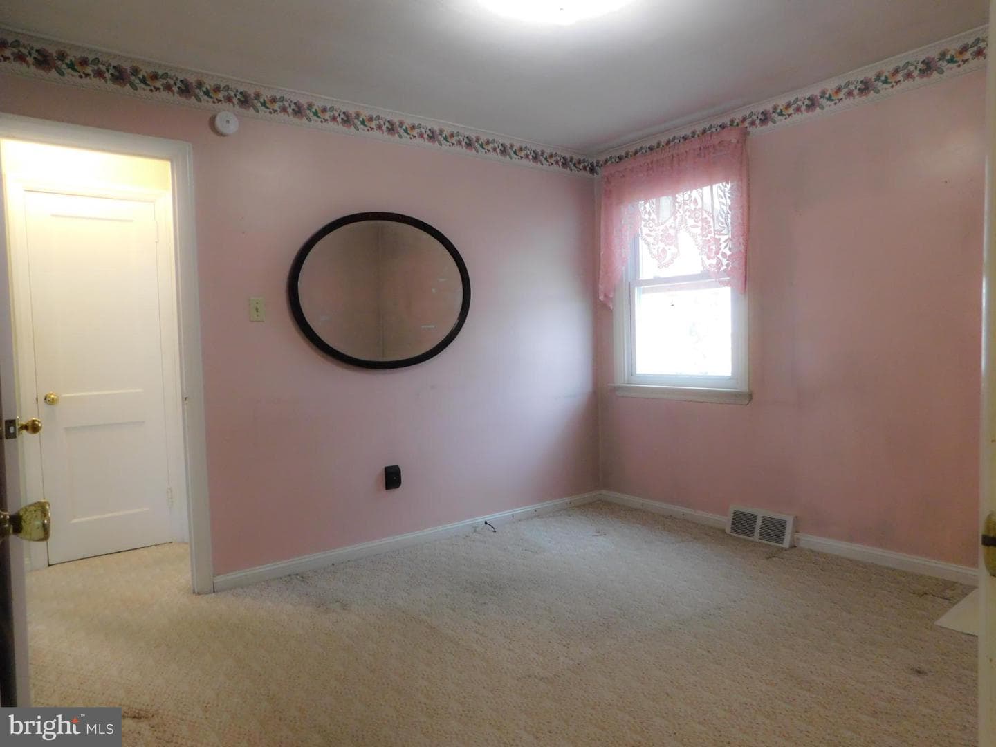 1448 W James Street photo 12