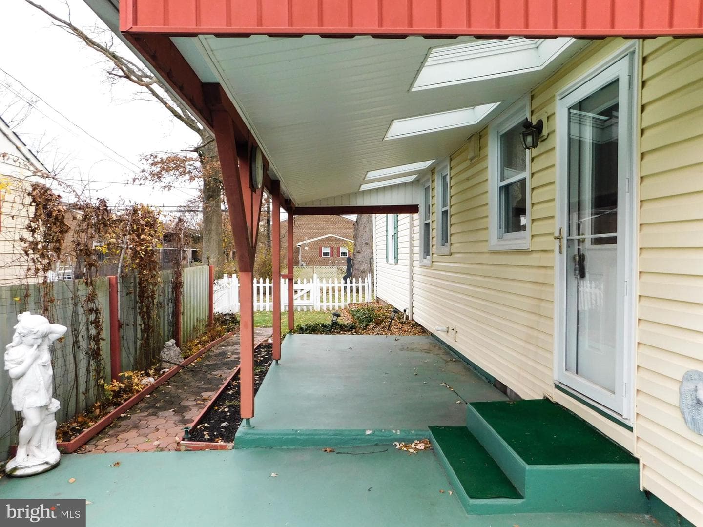 1448 W James Street photo 19