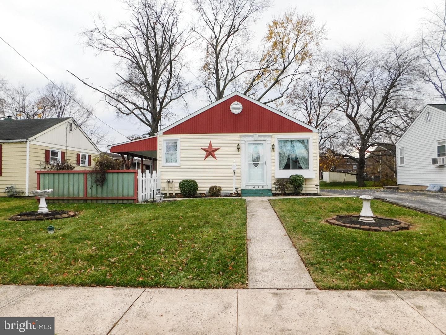 1448 W James Street photo 2