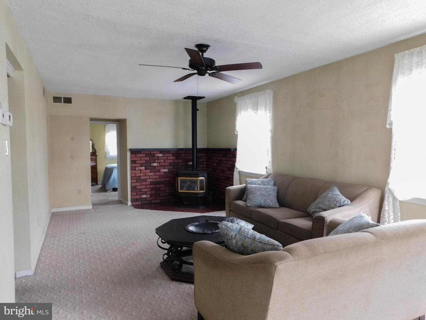 1448 W James Street photo 3