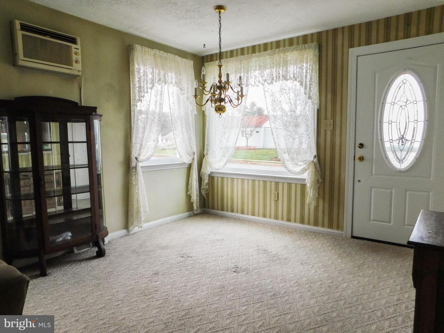 1448 W James Street photo 7