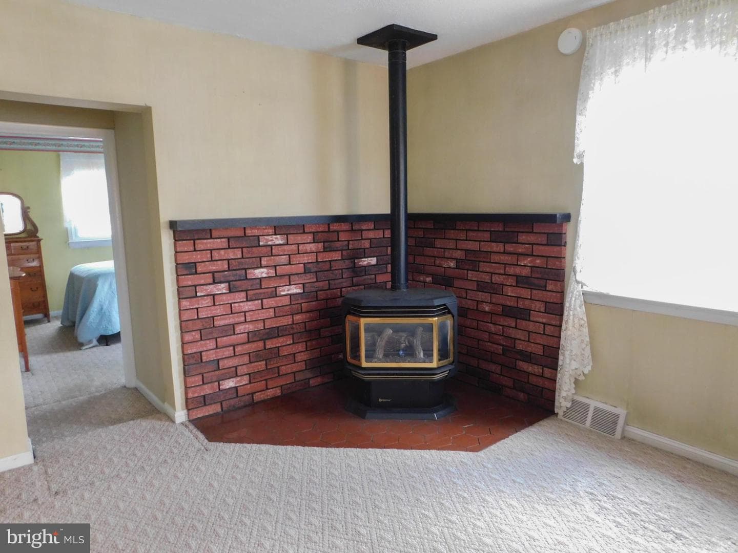 1448 W James Street photo 8