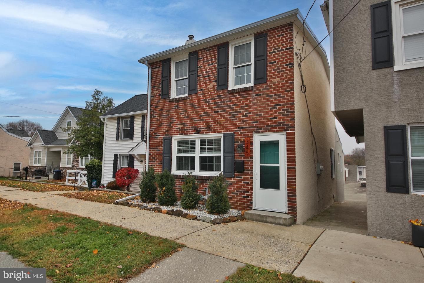 345 W 6th Avenue photo 2