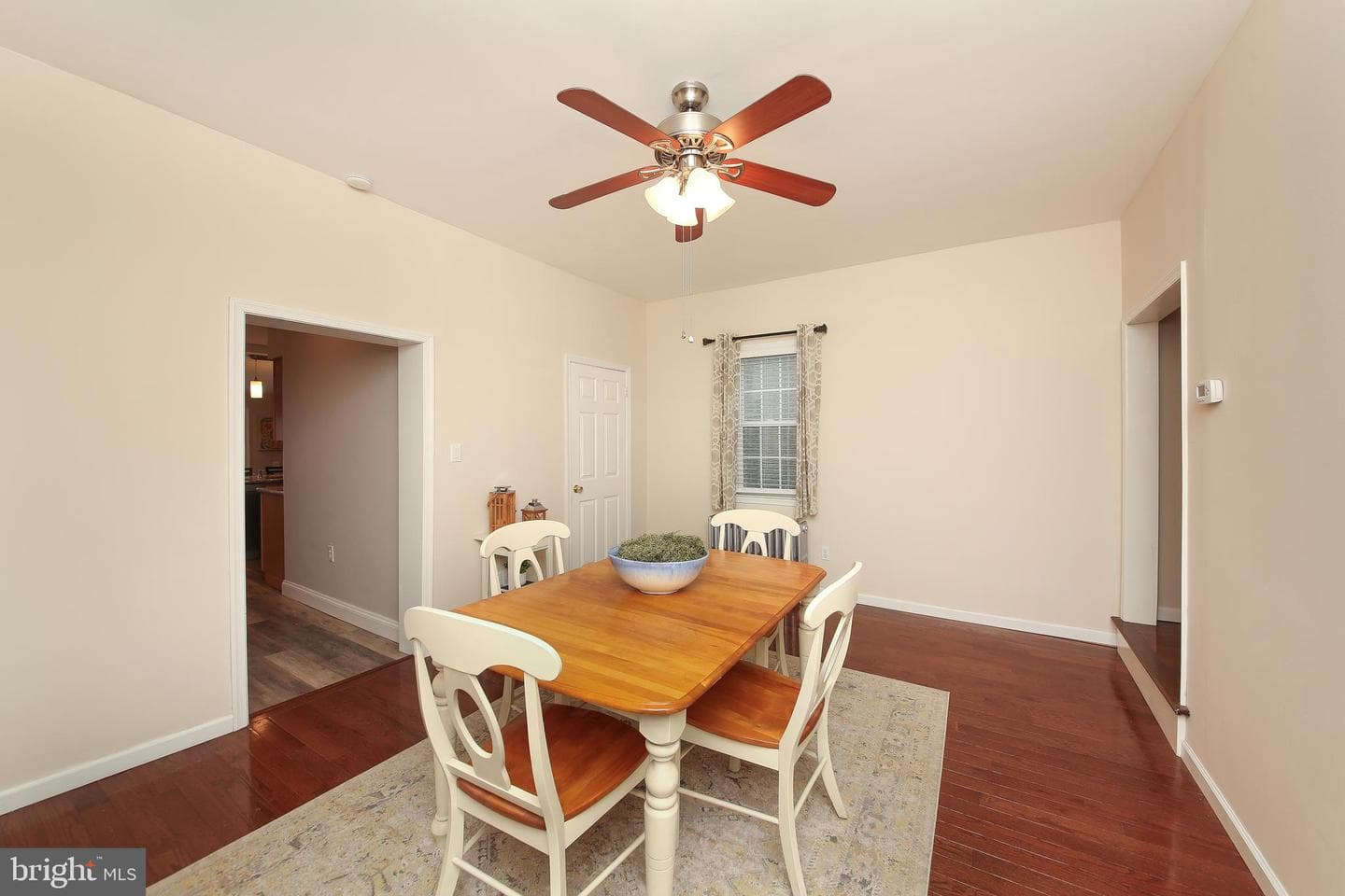 345 W 6th Avenue photo 7