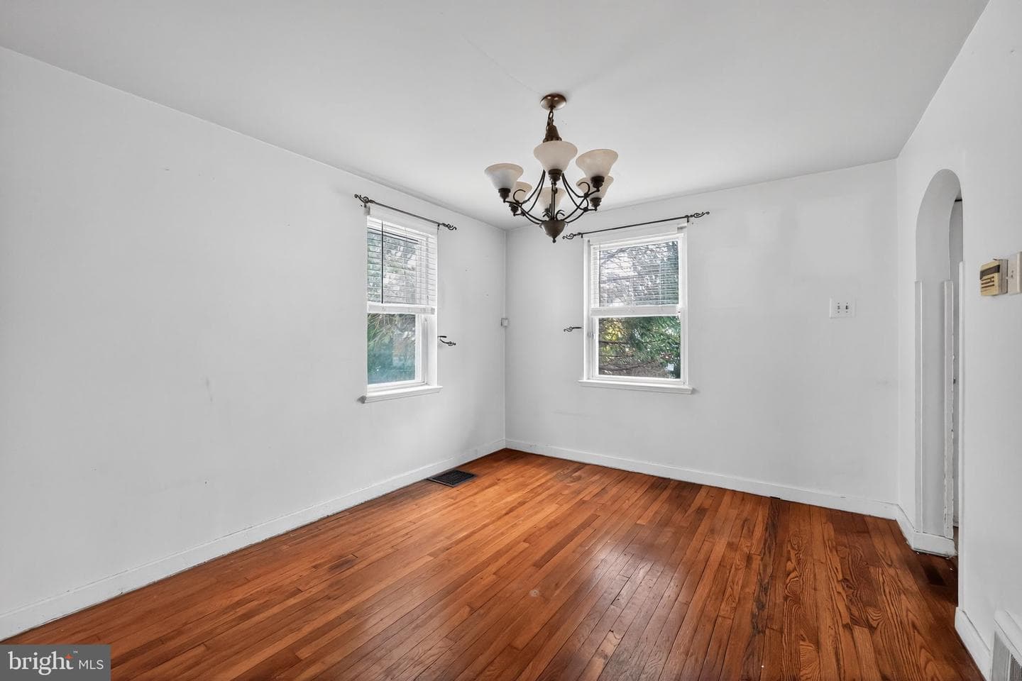 711 Grant Avenue photo 7
