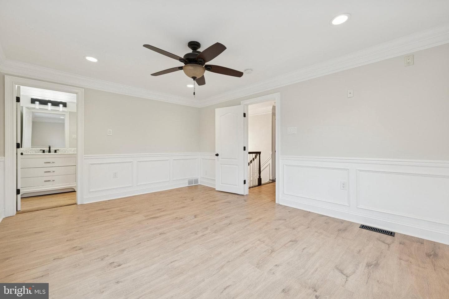 440 Rittenhouse photo 25