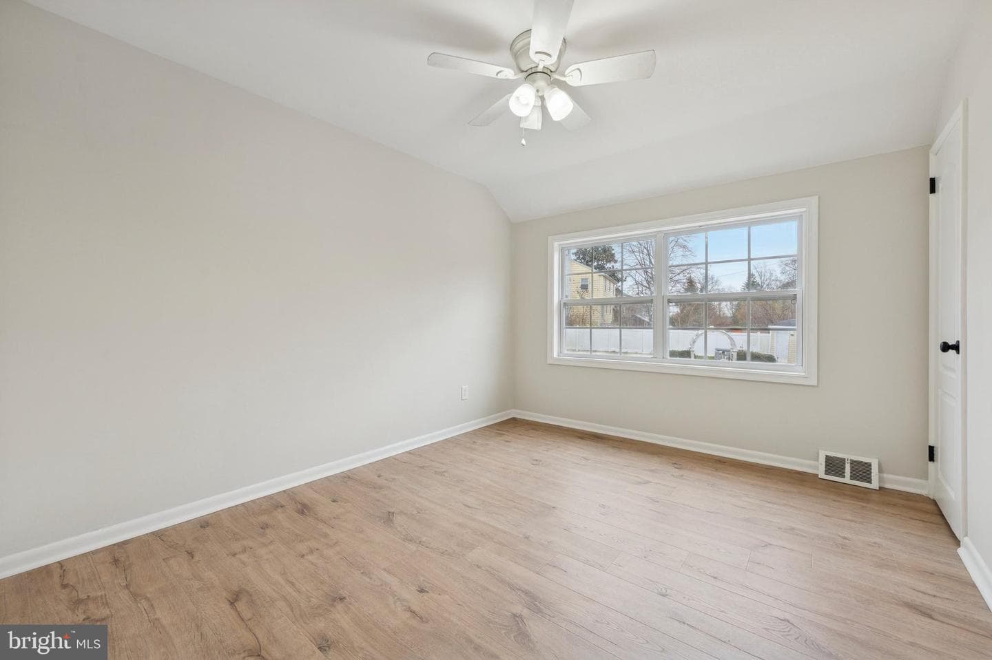 440 Rittenhouse photo 34