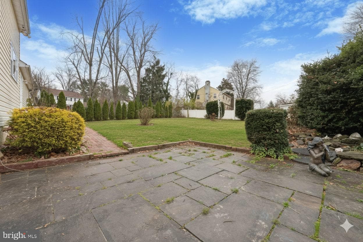 440 Rittenhouse photo 40