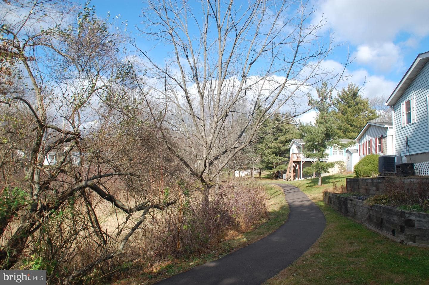 412 Westbury Drive photo 44