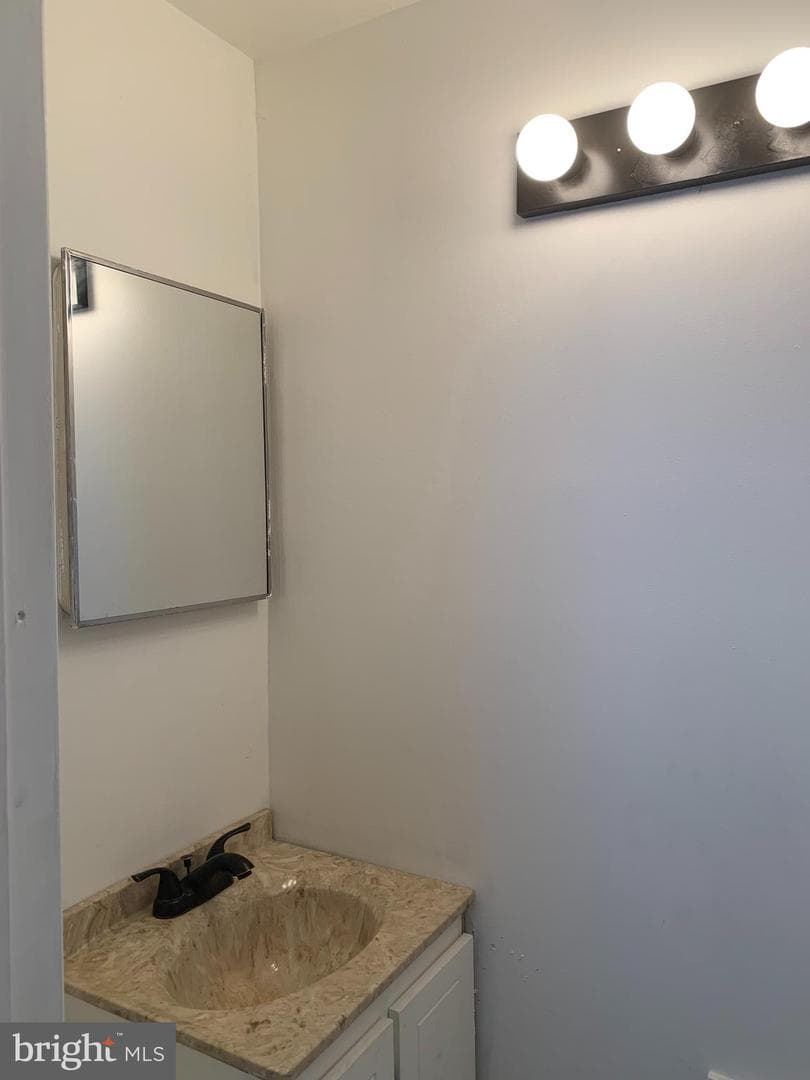 342 Lincoln Avenue photo 6