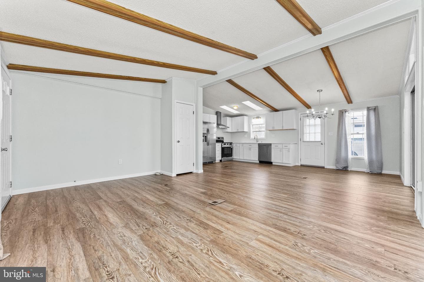 738 Aspen Circle photo 4