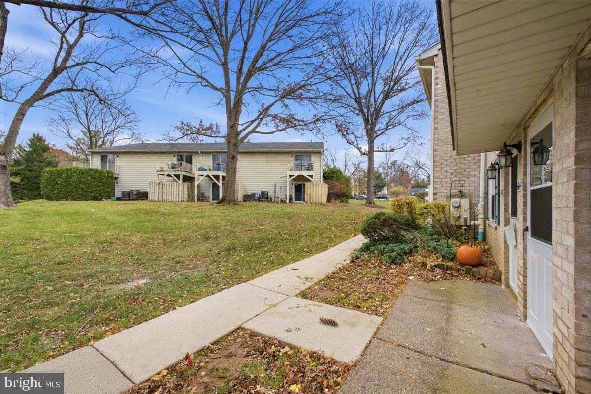 64 Cavendish Drive photo 2
