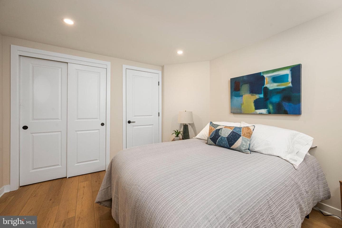 211 Bryn Mawr Avenue photo 43