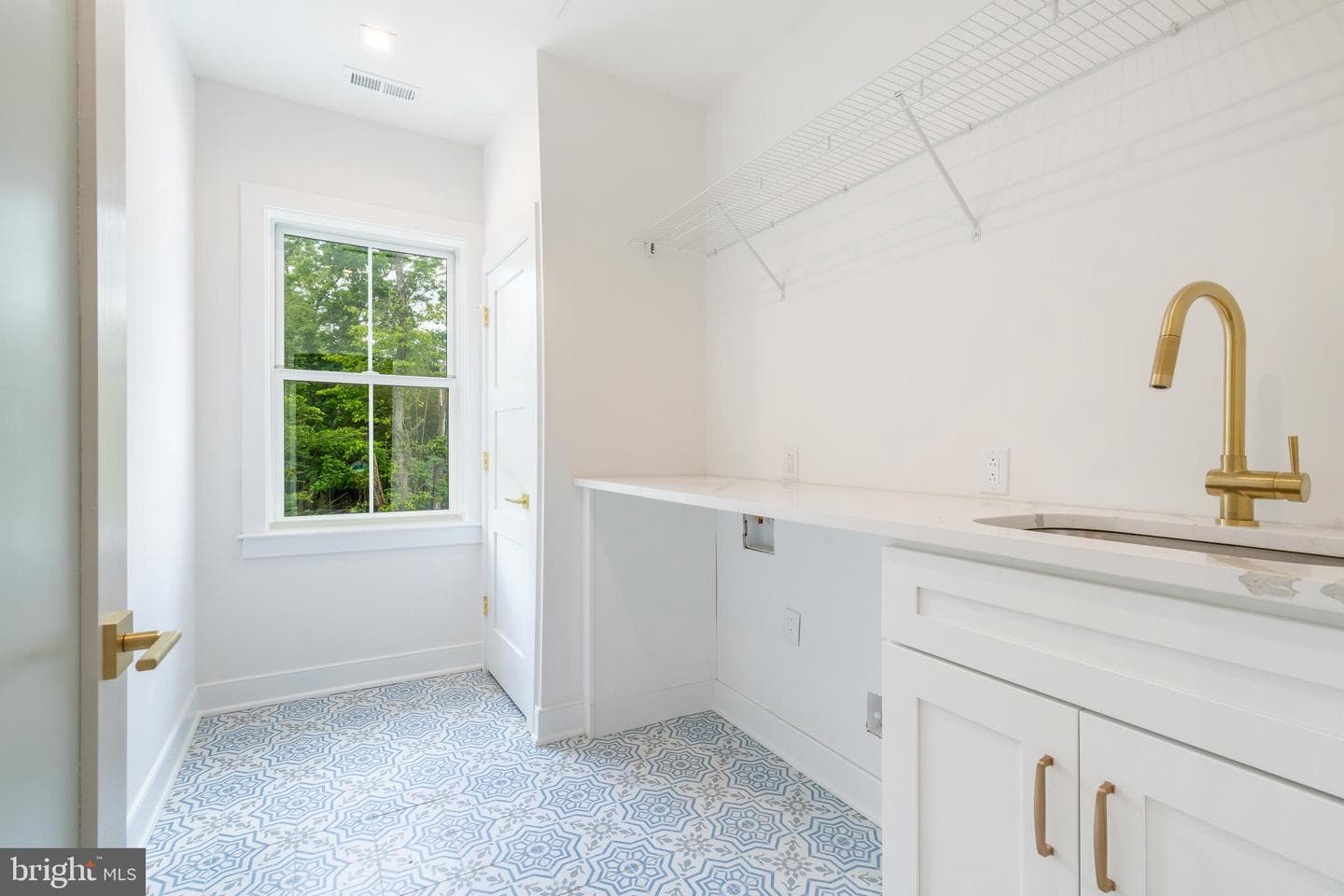 962 Tennis Avenue photo 37