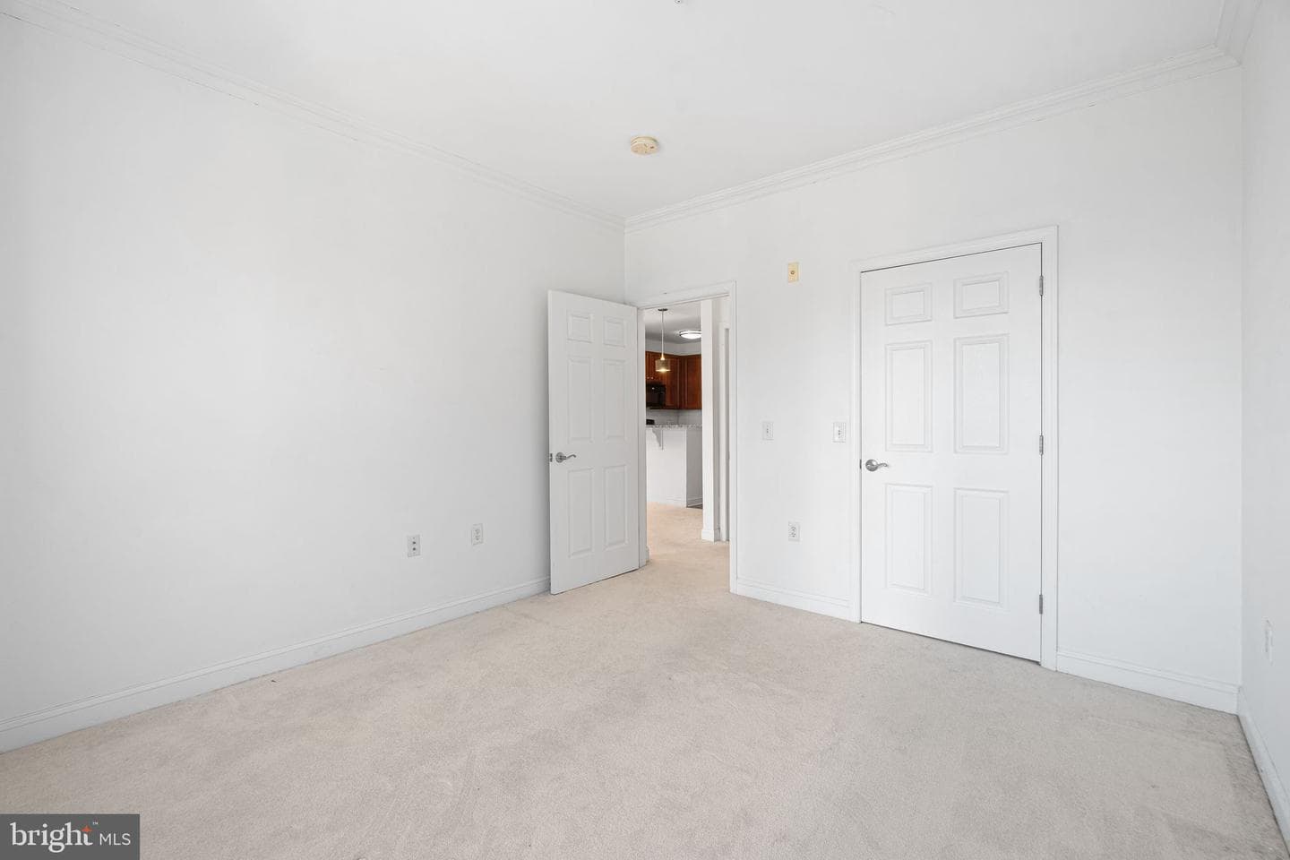 200 W Elm Street #1112 photo 13