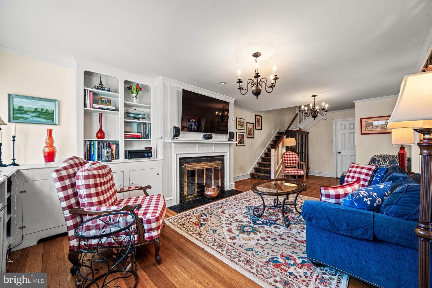 503 E Gravers Lane photo 3