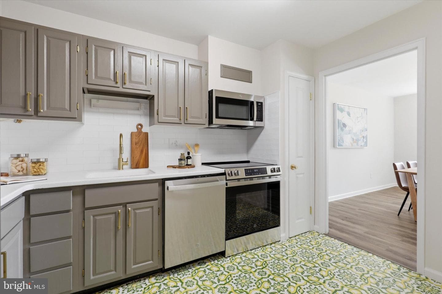 449 Montgomery Avenue #306 photo 9