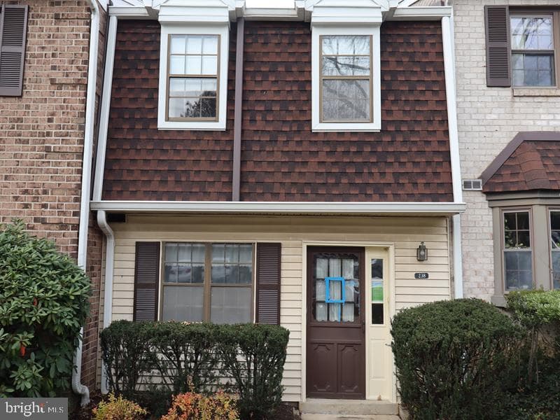 238 Glen Place #238