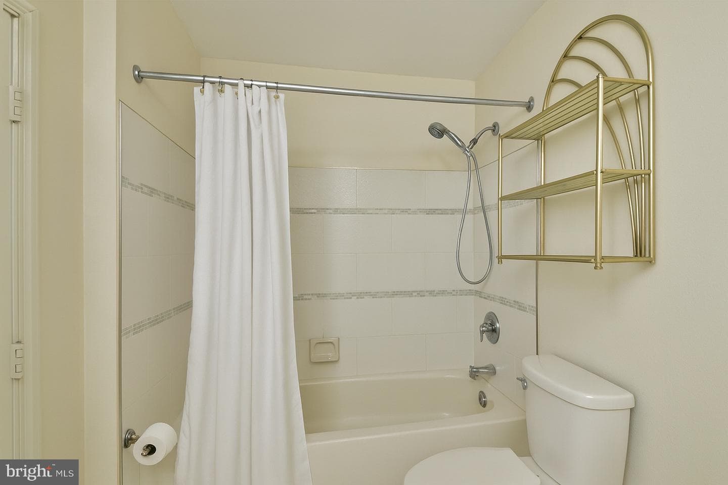 100 Victoria Drive photo 10
