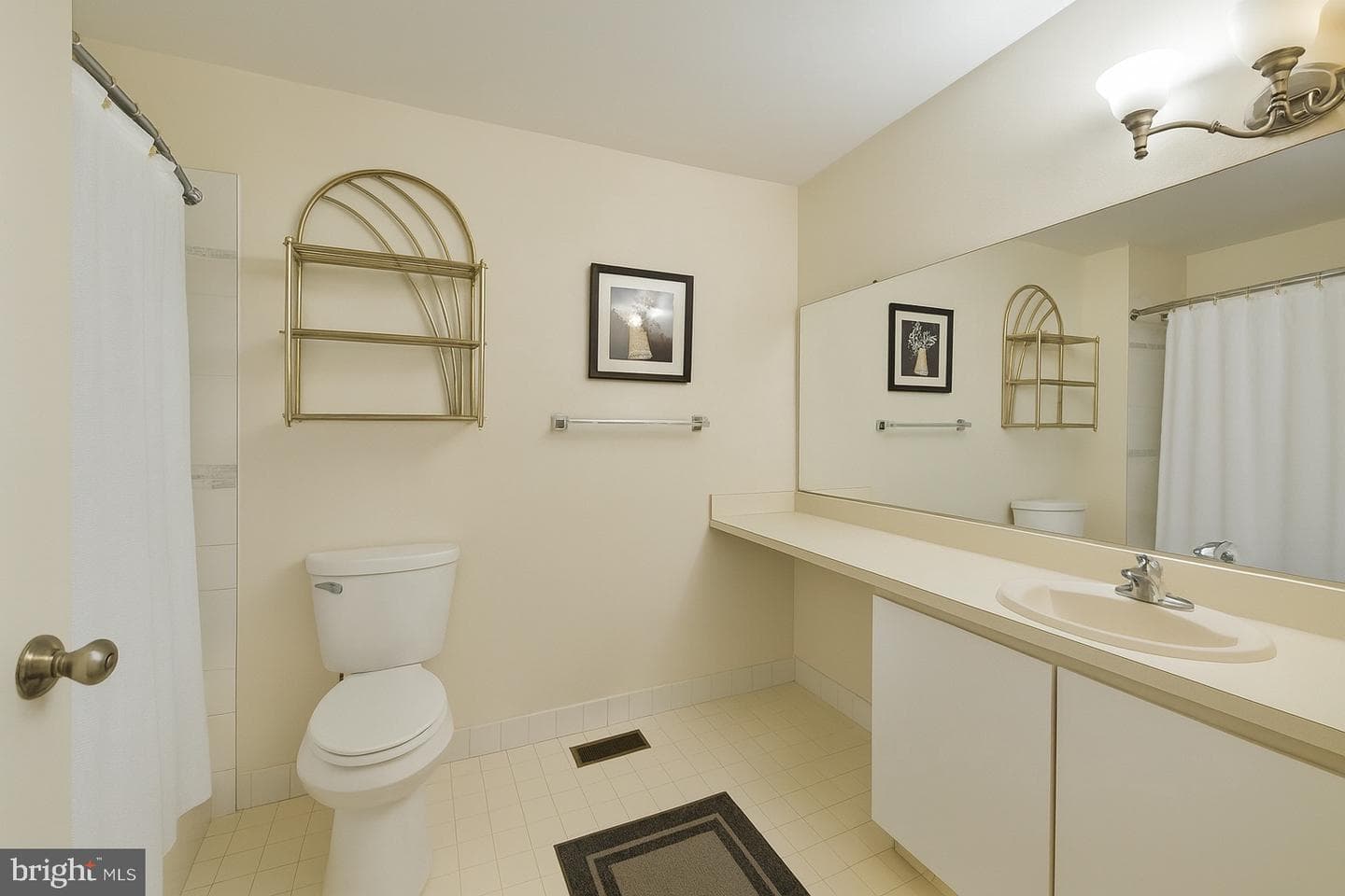 100 Victoria Drive photo 11
