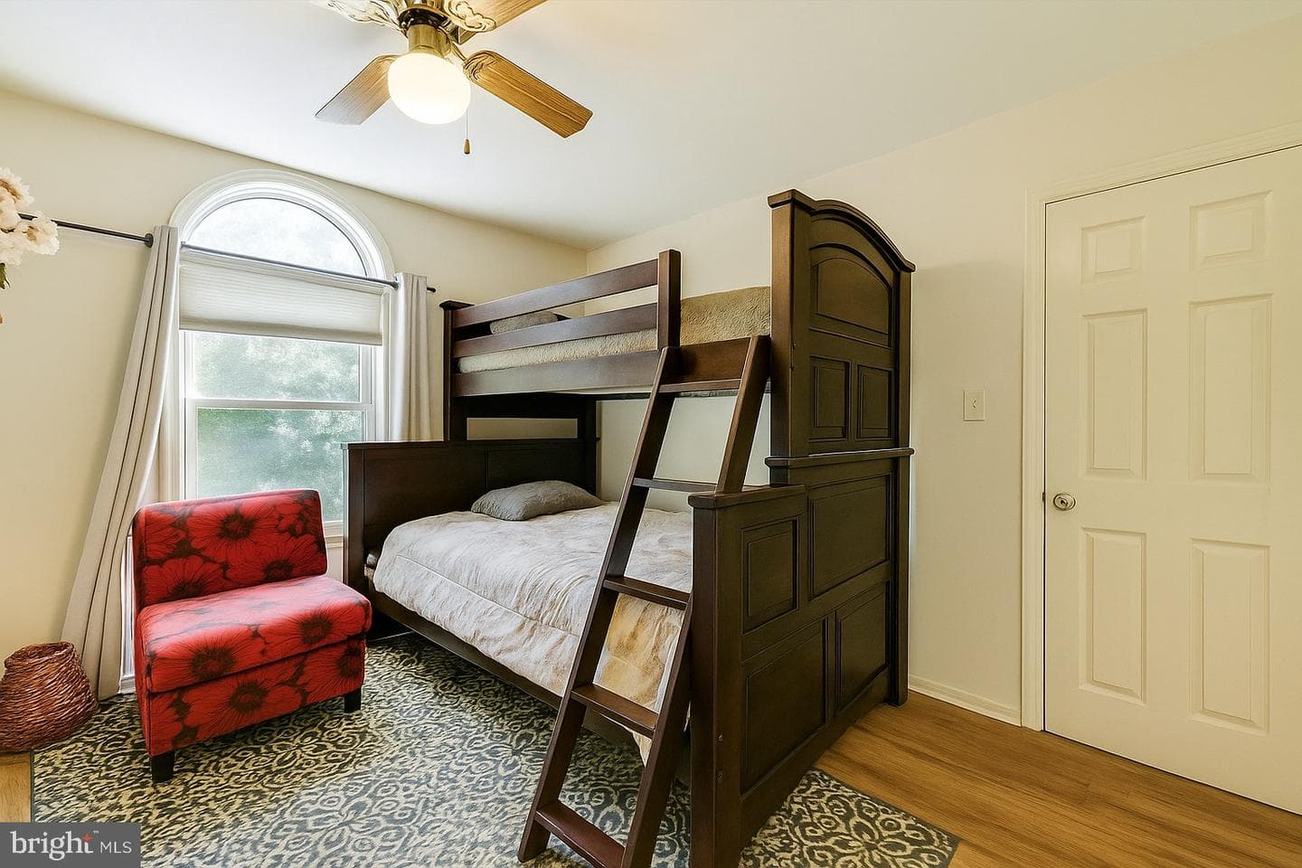 100 Victoria Drive photo 12