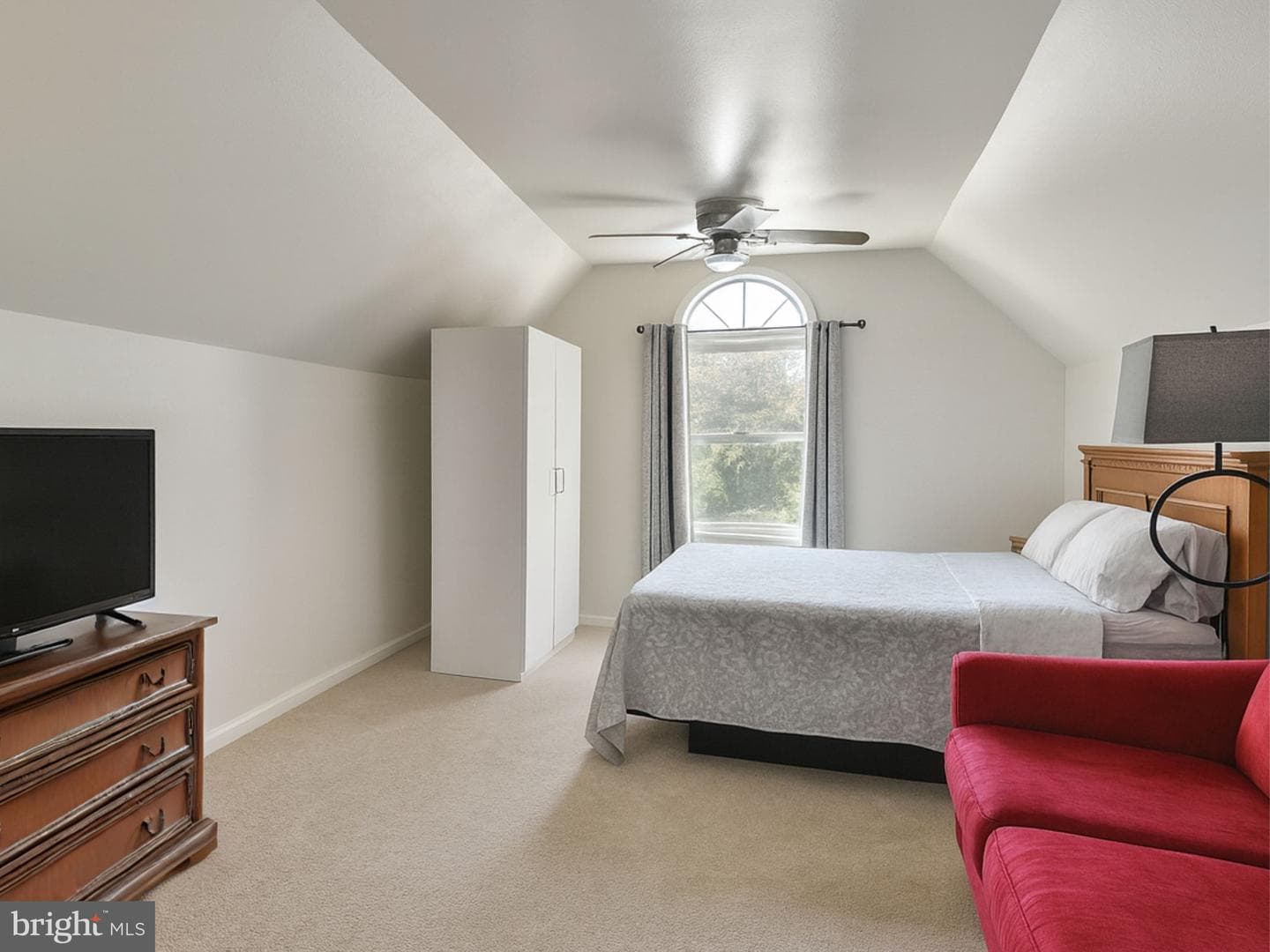 100 Victoria Drive photo 13