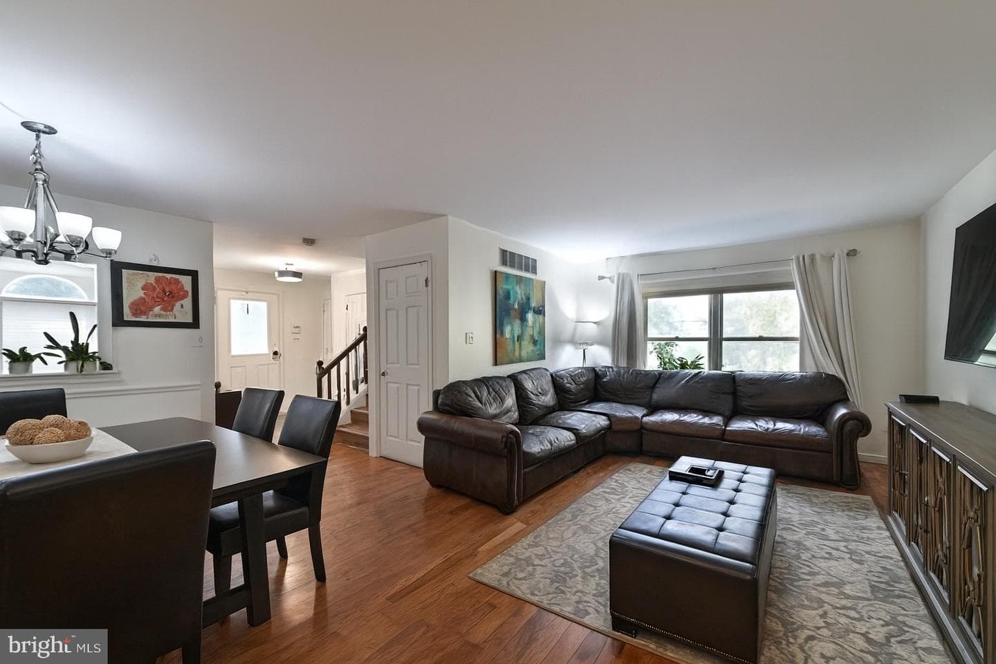 100 Victoria Drive photo 7