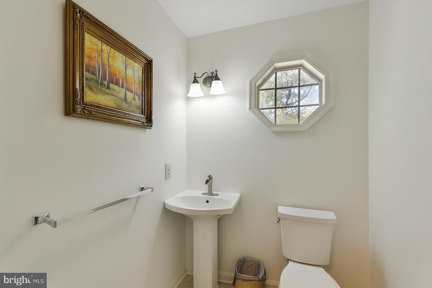 100 Victoria Drive photo 8