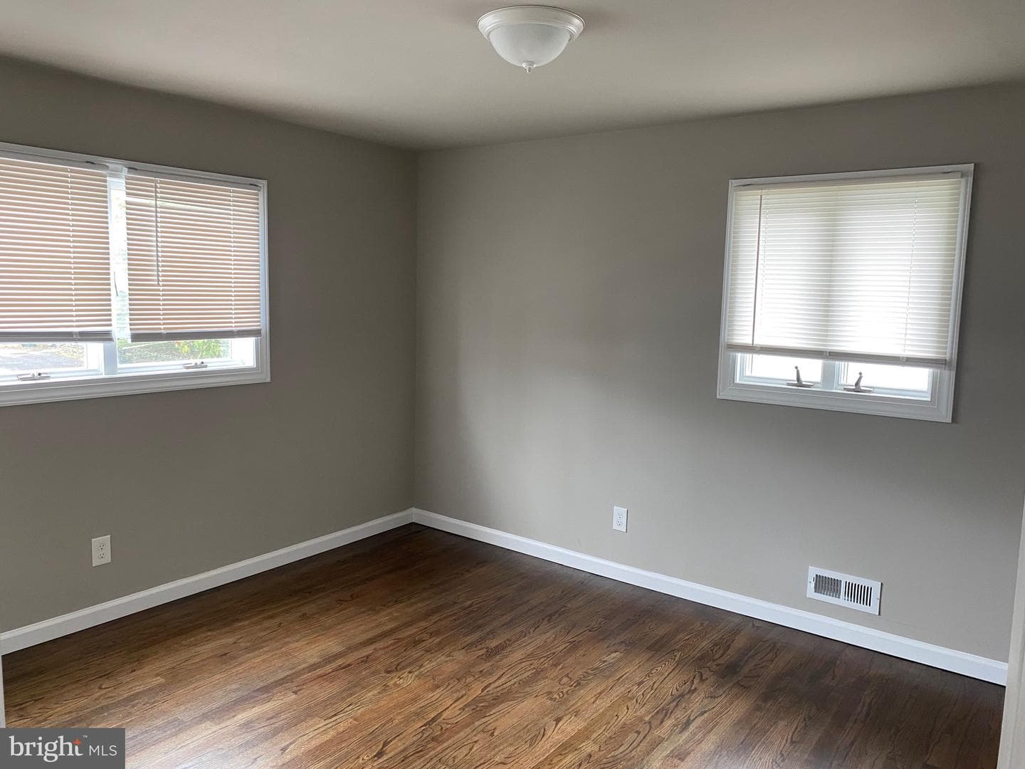 1403 Birchwood Avenue photo 14