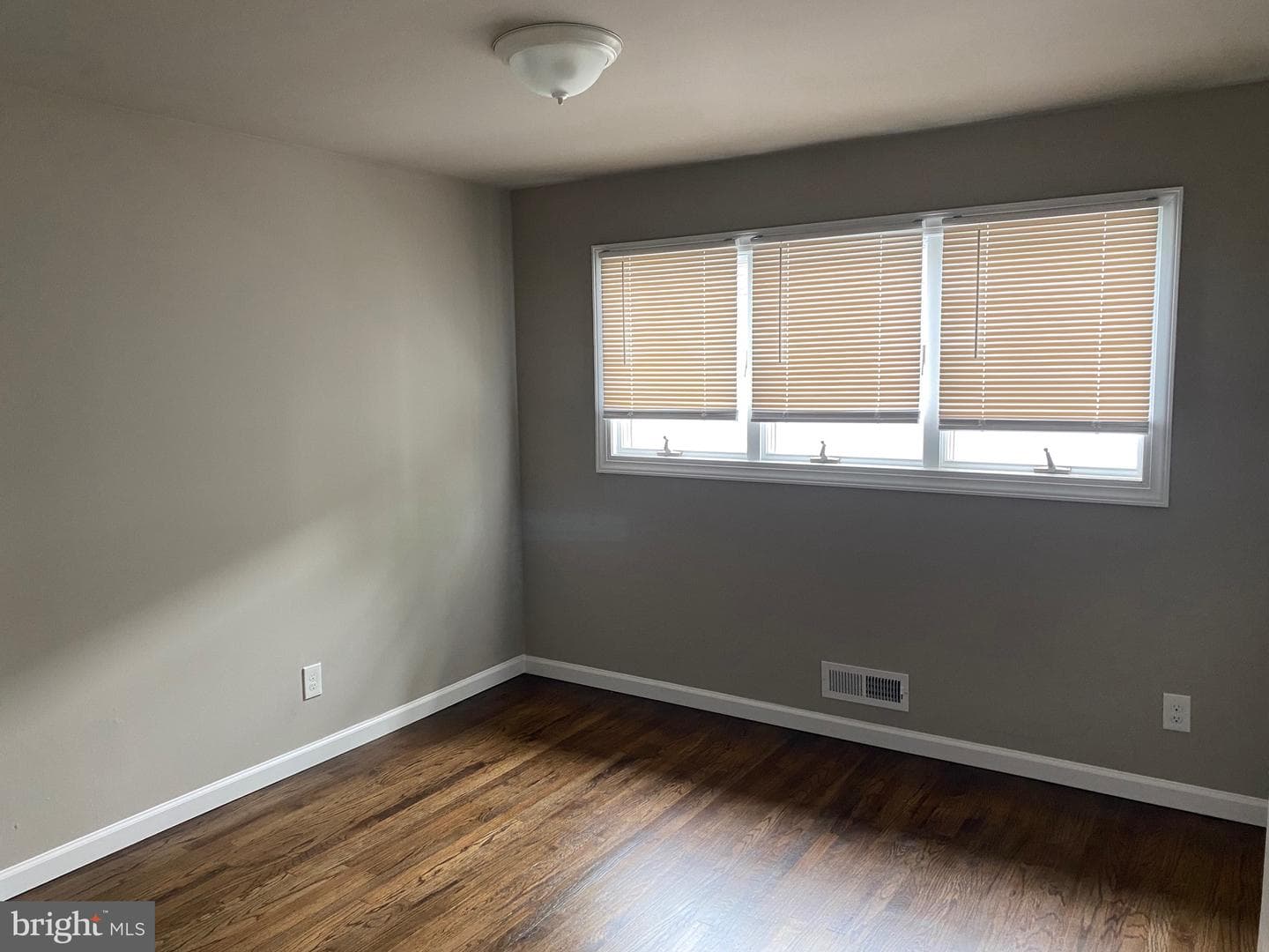 1403 Birchwood Avenue photo 16
