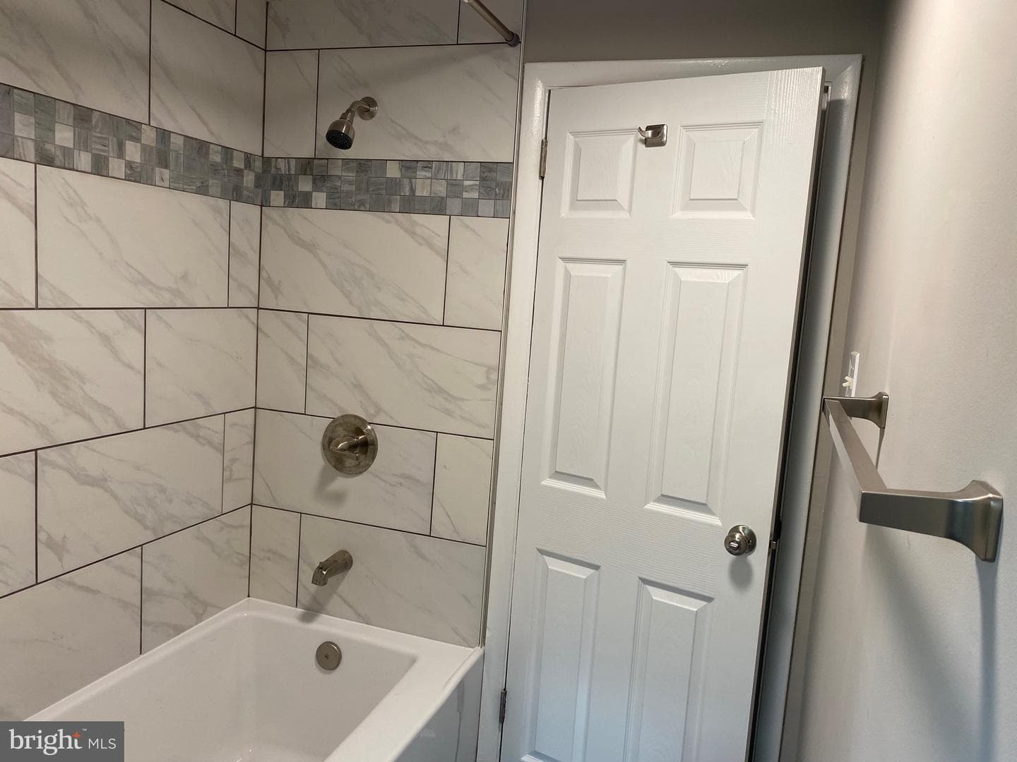 1403 Birchwood Avenue photo 21