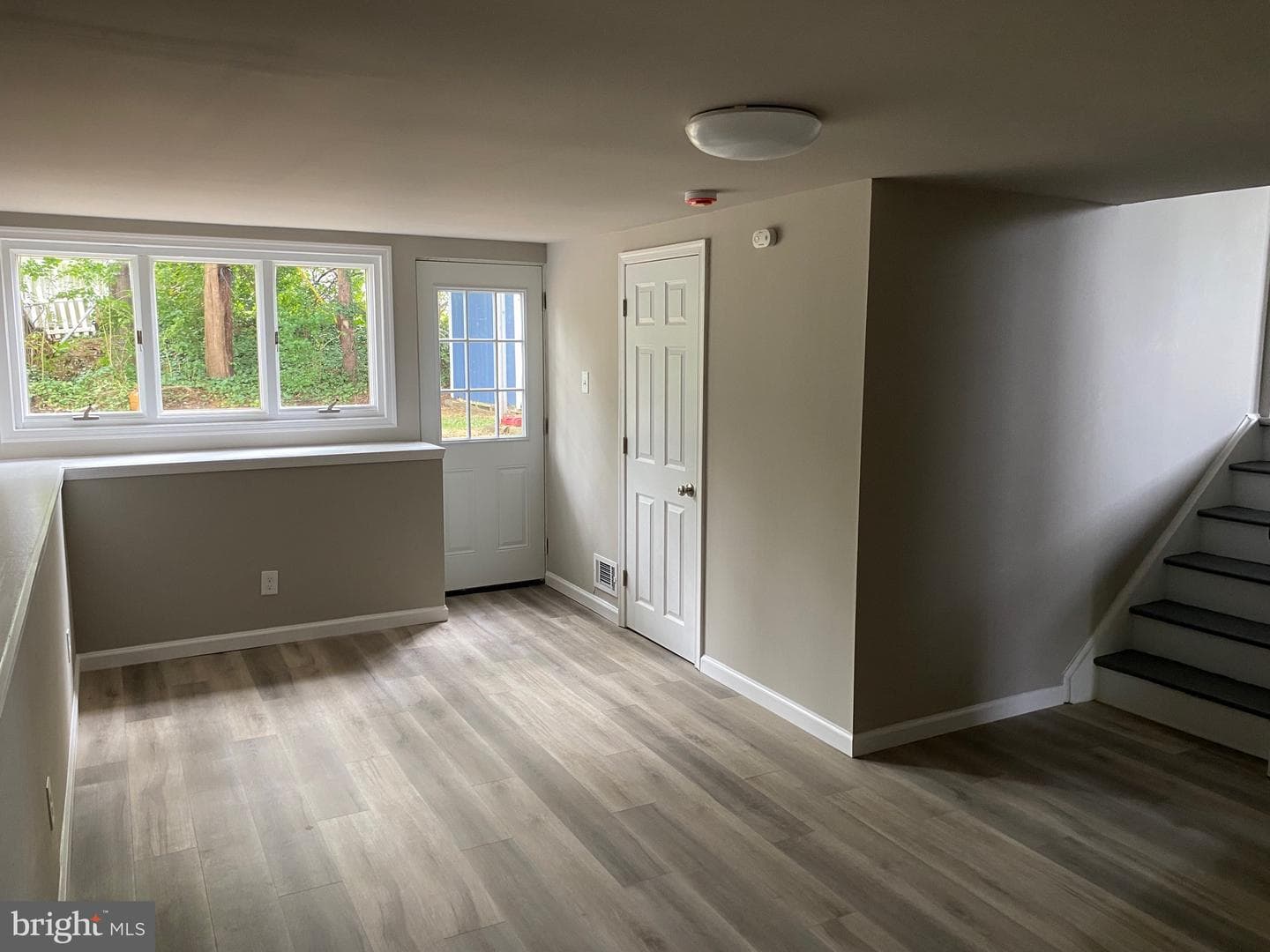 1403 Birchwood Avenue photo 9