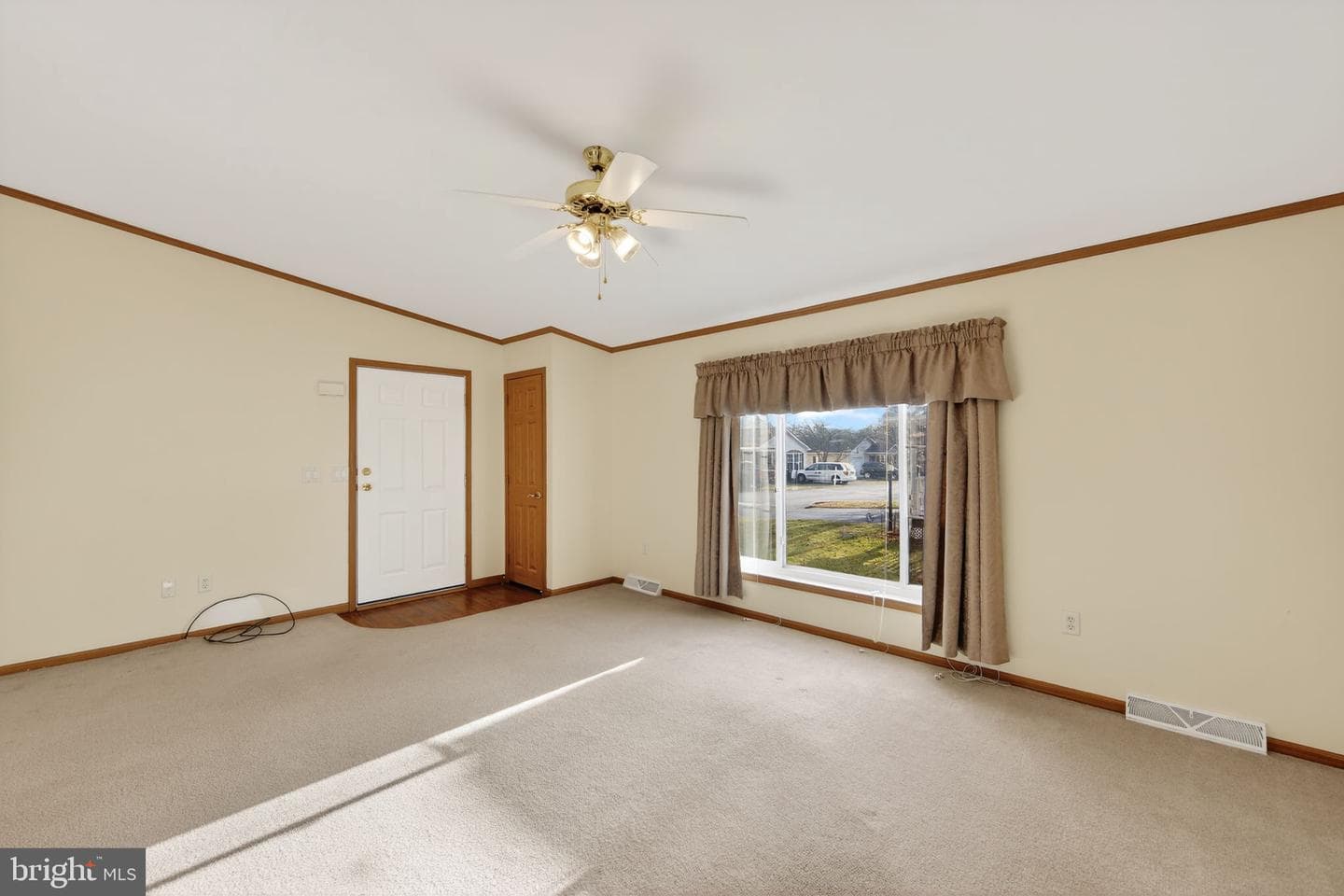 405 Village Way photo 7