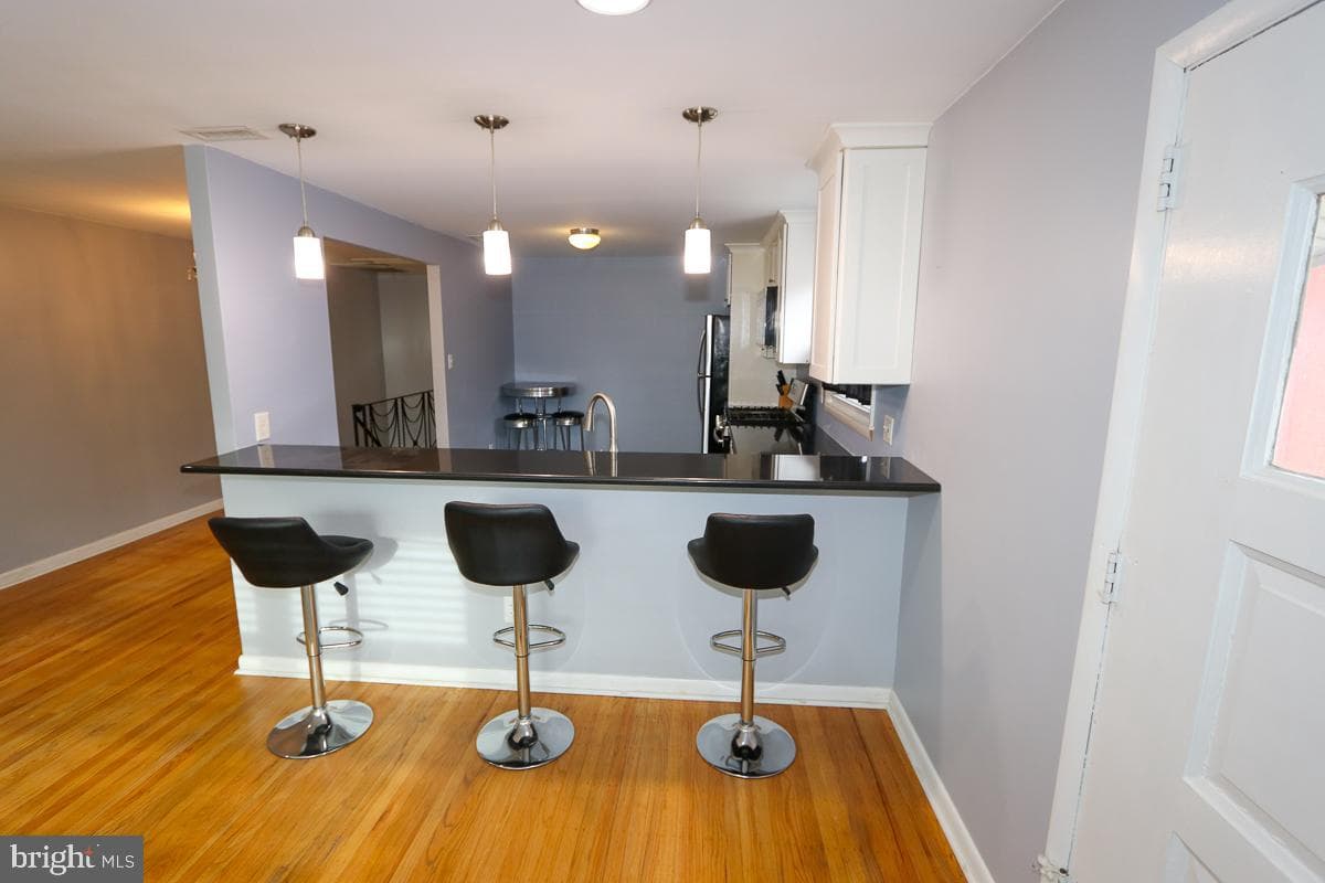 605 Burke Avenue photo 10