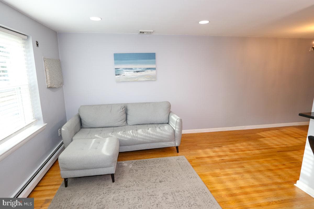 605 Burke Avenue photo 13