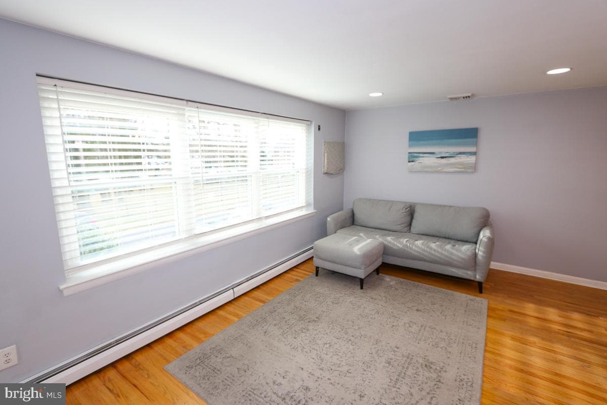 605 Burke Avenue photo 14