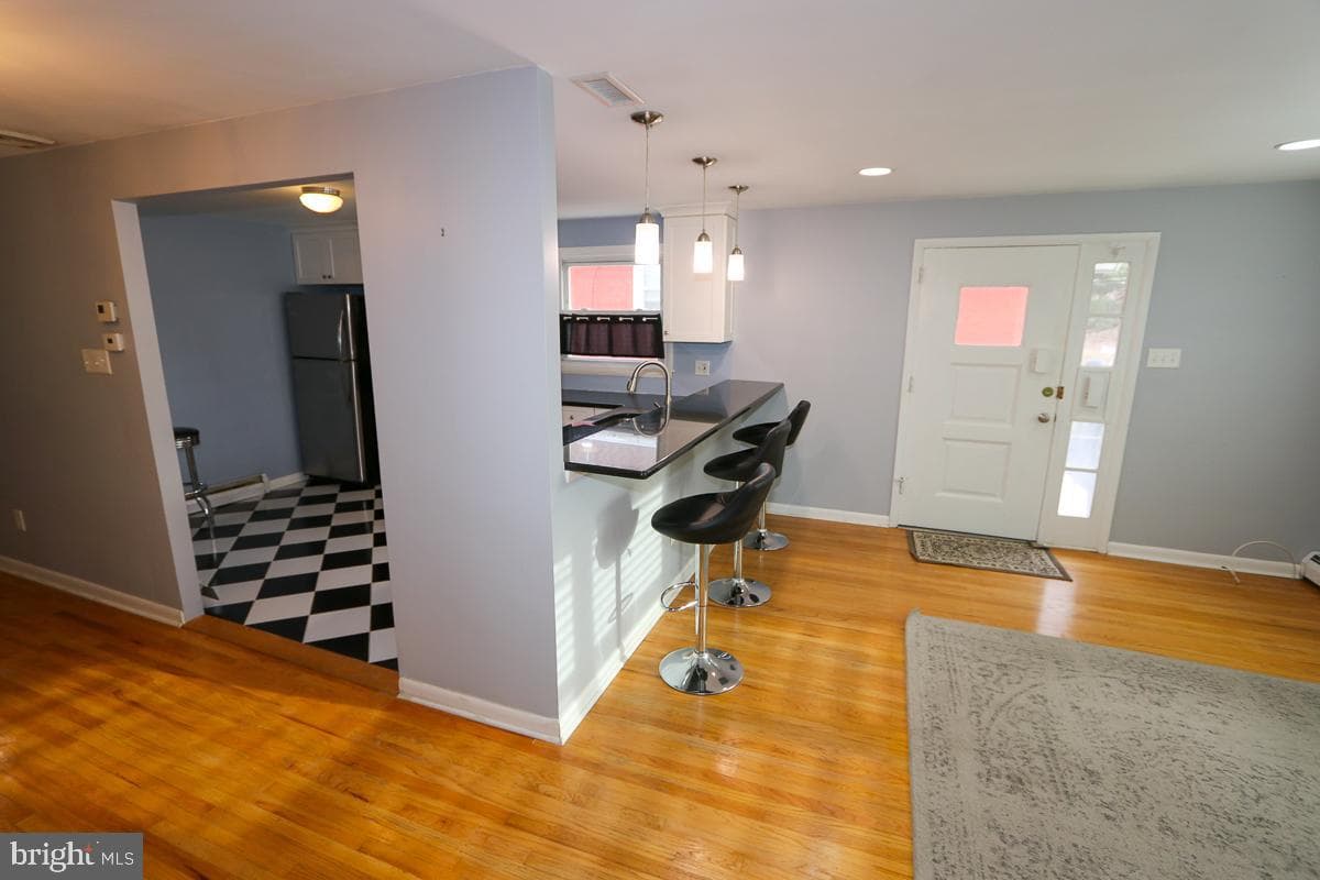 605 Burke Avenue photo 15